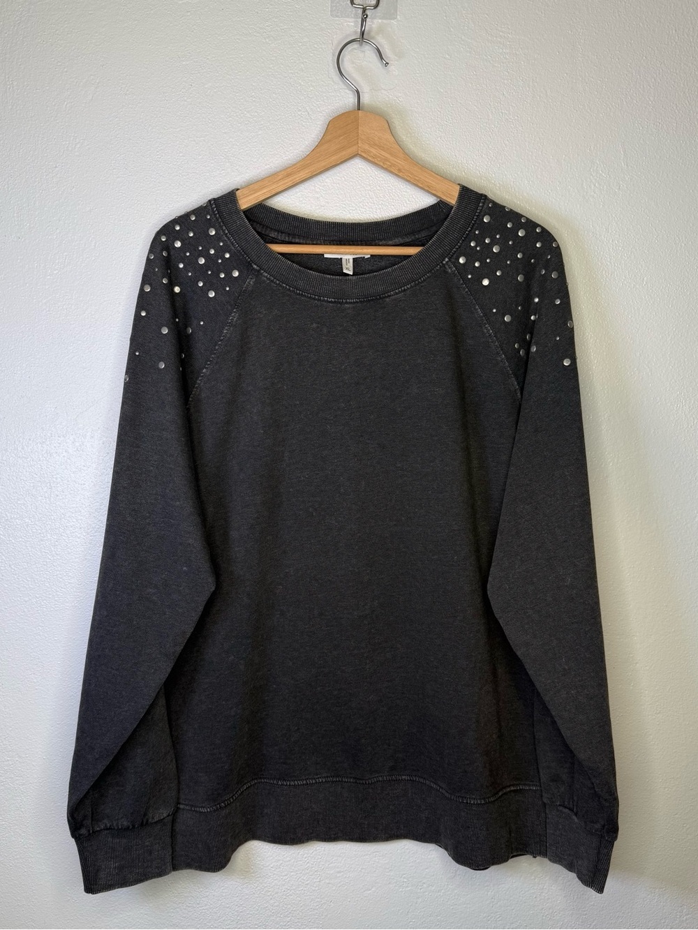 Maurices Stud Embellished Charcoal Gray Crew Neck Pullover Sweatshirt Size XL - Picture 3 of 15